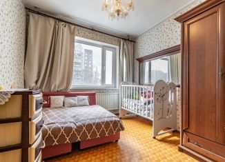 Продается трехкомнатная квартира, 70.3 м2, Санкт-Петербург, улица Кораблестроителей, 29к4, муниципальный округ Остров Декабристов