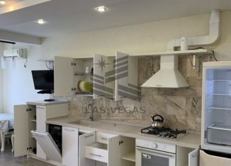 Сдача в аренду 4-ком. квартиры, 88 м2, Сочи, Клубничная улица, 76, микрорайон Новый Сочи