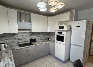 Двухкомнатная квартира в аренду, 60 м2, Новороссийск, улица Мурата Ахеджака, 16к1, ЖК Черноморский
