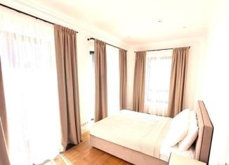 Сдам в аренду трехкомнатную квартиру, 130 м2, Москва, Курсовой переулок, 8/2, метро Кропоткинская