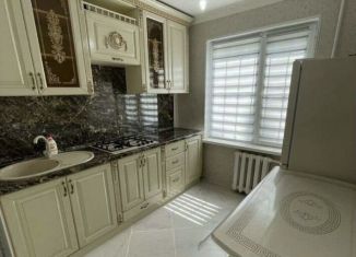 Продам однокомнатную квартиру, 32 м2, Грозный, улица Л.И. Яшина, 12, 3-й микрорайон