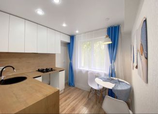 Продается 2-комнатная квартира, 45.2 м2, Омская область, Молодогвардейская улица, 10