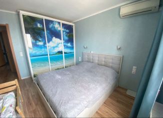 Сдам в аренду 2-ком. квартиру, 60 м2, Новороссийск, проспект Дзержинского, 240