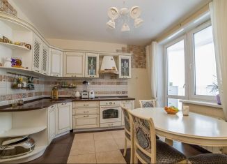 Продажа 2-комнатной квартиры, 69.2 м2, Екатеринбург, улица Мира, 41, Кировский район