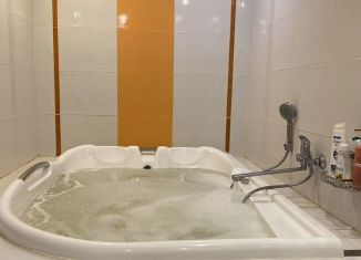 1-комнатная квартира в аренду, 58 м2, Челябинская область, улица Молодогвардейцев, 64Б