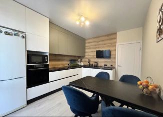 Сдаю в аренду трехкомнатную квартиру, 81.6 м2, Татарстан, улица Рашида Нежметдинова, 11к3