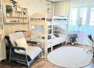 Продаю однокомнатную квартиру, 33 м2, Дзержинск, улица Маяковского, 36
