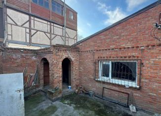 3-комнатная квартира на продажу, 80 м2, Керчь, улица Рыбакова, 57