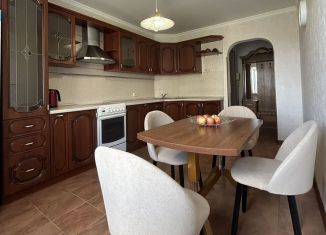 Сдаю в аренду 2-комнатную квартиру, 62.2 м2, Тюмень, улица Тимирязева, 130