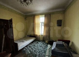 Продается 2-ком. квартира, 40 м2, Нальчик, улица Кешокова, 105, район Центр