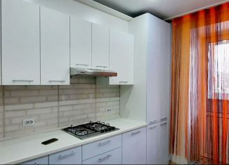 Сдам в аренду 1-ком. квартиру, 38 м2, Йошкар-Ола, улица Чернякова, 3А, микрорайон 9Б