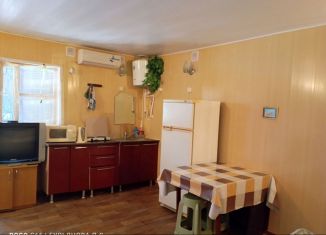 Продаю 2-ком. квартиру, 70 м2, Ейск, Осводовский переулок, 1