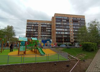 Сдается в аренду 1-ком. квартира, 35 м2, Лобня, улица Чехова, 2Б