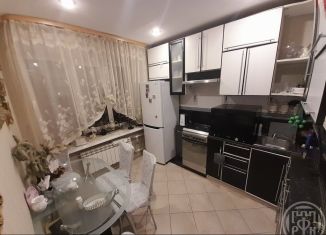 Трехкомнатная квартира на продажу, 72 м2, Санкт-Петербург, проспект Маршала Блюхера, 14, метро Лесная