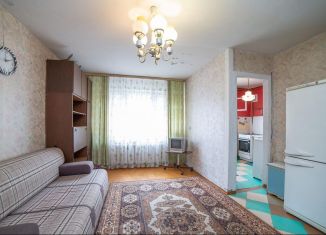 Продам 3-ком. квартиру, 58 м2, Екатеринбург, улица Пальмиро Тольятти, 7