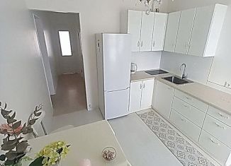 Продам двухкомнатную квартиру, 59 м2, Санкт-Петербург, проспект Королёва, метро Комендантский проспект