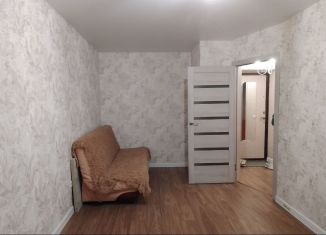 Сдаю в аренду 1-ком. квартиру, 34 м2, поселок городского типа Стройкерамика, улица Митрополита Иоанна Снычёва, 20