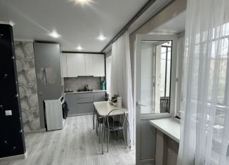 Продается 3-ком. квартира, 63 м2, Азнакаево, улица Ленина, 38