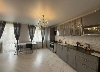 Трехкомнатная квартира на продажу, 72 м2, село Михайловка, Кленовая улица, 1