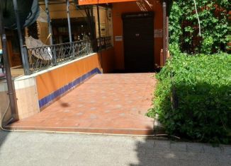 Сдаю в аренду помещение свободного назначения, 42 м2, Ялта, Московская улица, 23