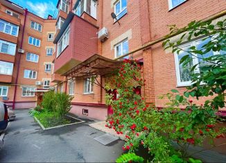 Продается 2-комнатная квартира, 78 м2, Владикавказ, улица Астана Кесаева, 23А, 9-й микрорайон