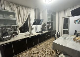 Продаю 4-комнатную квартиру, 104 м2, Геленджик, Киевская улица, 48Б