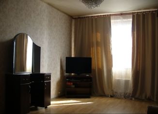 Сдам в аренду однокомнатную квартиру, 37 м2, Москва, Беловежская улица, станция Немчиновка