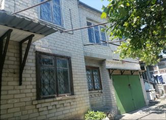 Продажа 4-комнатной квартиры, 72.5 м2, Ставропольский край, улица Титова, 32