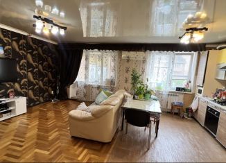 Продается 4-ком. квартира, 74 м2, Моздок, улица Соколовского, 25