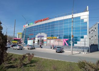 Продам торговую площадь, 343 м2, Саратовская область, проспект Энтузиастов, 18А