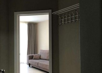 Сдаю 1-ком. квартиру, 35 м2, деревня Куюки, Азовская улица, 1, ЖК Микрорайон Яшьлек