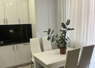 Продам 2-ком. квартиру, 59 м2, Астрахань, улица Савушкина, 6Е, ЖК Прогресс