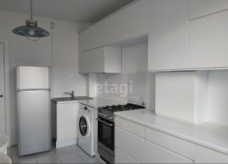 Продам 1-ком. квартиру, 39 м2, Калининград, улица Виктора Гакуна, 5, ЖК Сказка