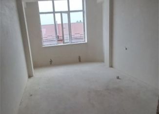 Продам трехкомнатную квартиру, 120 м2, Хасавюрт, улица Щорса, 33