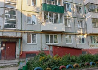 Продам 2-комнатную квартиру, 48 м2, Карачев, улица Тургенева, 1