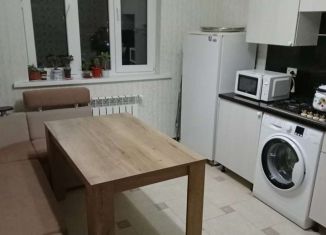 Продаю 2-комнатную квартиру, 55 м2, Дагестан, улица Шахбазова, 57