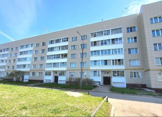 Продается двухкомнатная квартира, 52.9 м2, городской посёлок Мга, Комсомольский проспект, 100