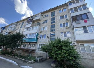 Продается 1-комнатная квартира, 30.2 м2, Лабинск, Революционная улица, 369