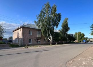 Продается 3-ком. квартира, 66 м2, Вятские Поляны, улица Азина, 5А