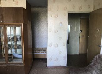 Продам 1-ком. квартиру, 36 м2, Карачев, улица Володарского, 84