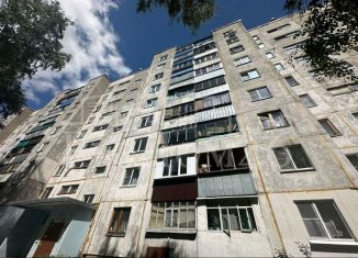 Продажа трехкомнатной квартиры, 60 м2, Курская область, улица 50 лет Октября, 110