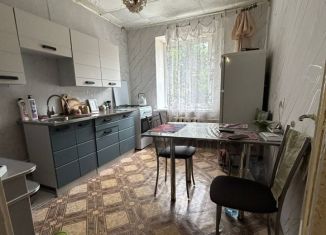 Продается двухкомнатная квартира, 50 м2, Армавир, улица Каспарова, 1