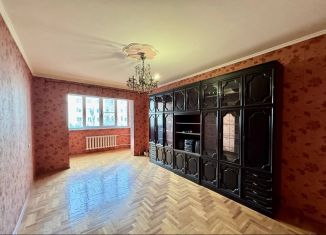 Продаю 2-комнатную квартиру, 65 м2, Астраханская область, улица Куликова, 13