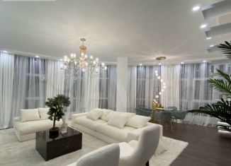 Продается трехкомнатная квартира, 145 м2, Крым, улица Будённого, 33к4