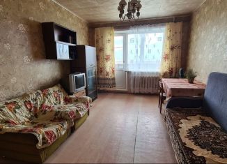Сдам в аренду двухкомнатную квартиру, 54 м2, Смоленск, улица Маршала Ерёменко, 42
