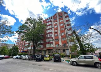 Продажа 3-комнатной квартиры, 103 м2, Курск, улица Димитрова, 52