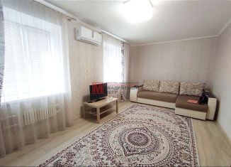 Продаю 1-ком. квартиру, 34 м2, Старый Оскол, Комсомольский проспект, 2