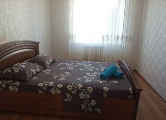 Сдам двухкомнатную квартиру, 65 м2, Дагестан, улица Амет-хан Султана, 26