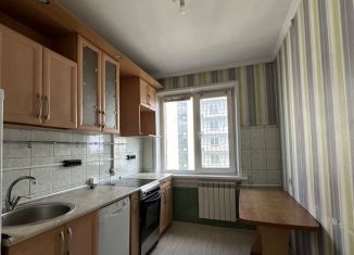 Продам 2-комнатную квартиру, 43.3 м2, Новосибирск, метро Золотая Нива, улица Чехова