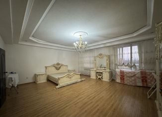 Продаю 5-ком. квартиру, 205 м2, Грозный, бульвар Султана Дудаева, 30, Байсангуровский район